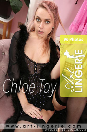 Chloe Toy Photo Set 9498