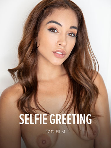 Ginebra Bellucci "Selfie Greeting"