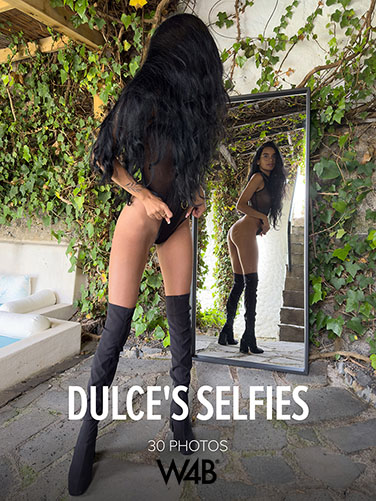 Dulce "Dulce's Selfies"